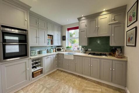 LIVING KITCHEN