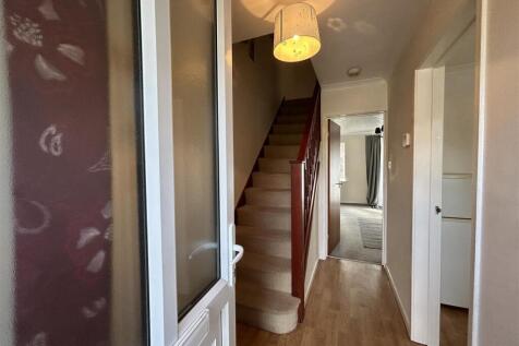 Entrance Hallway.JPG