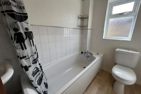 Bathroom.JPG