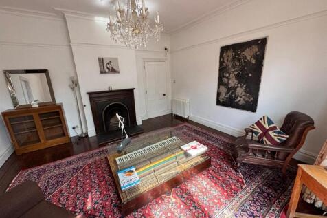 REAR SITTING ROOM/DINING ROOM