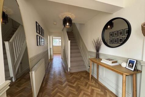 ENTRANCE HALLWAY