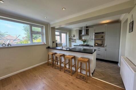 OPEN PLAN LIVING DINING KITCHEN