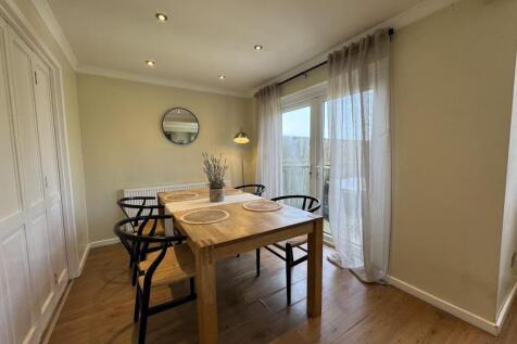 OPEN PLAN LIVING DINING KITCHEN