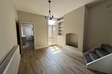 OPEN PLAN LIVING DINING ROOM