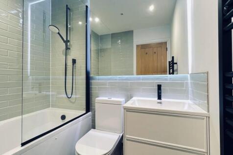 EN SUITE
