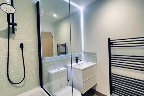 EN SUITE
