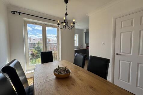 OPEN PLAN DINING KITCHEN