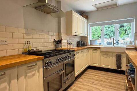 LIVING KITCHEN