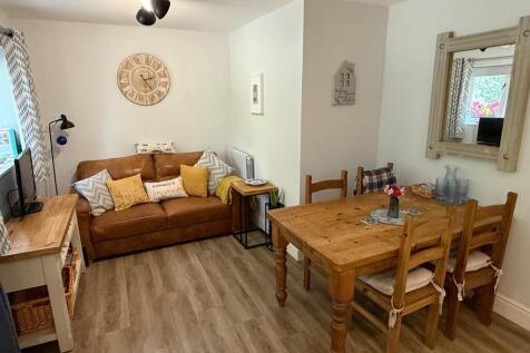 LIVING KITCHEN