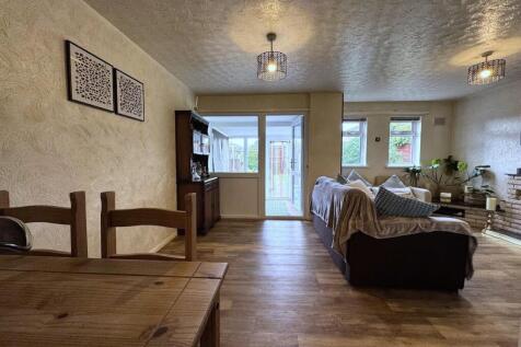 OPEN PLAN LIVING DINING ROOM