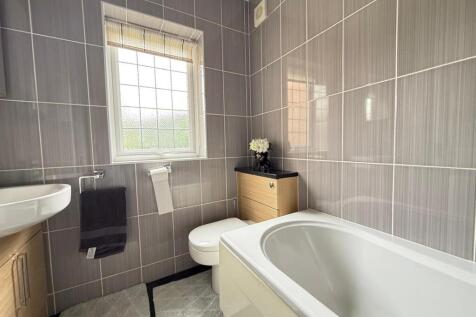 DOWNSTAIRS BATHROOM