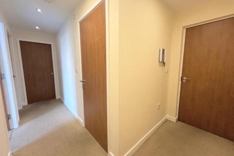 INTERNAL ENTRANCE HALLWAY