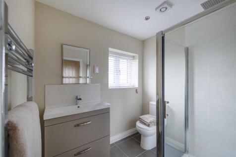 master en-suite.jpg