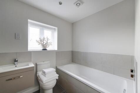 main bathroom.jpg