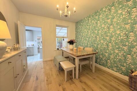 OPEN PLAN LIVING DINING ROOM