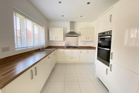 DINING/LIVING KITCHEN