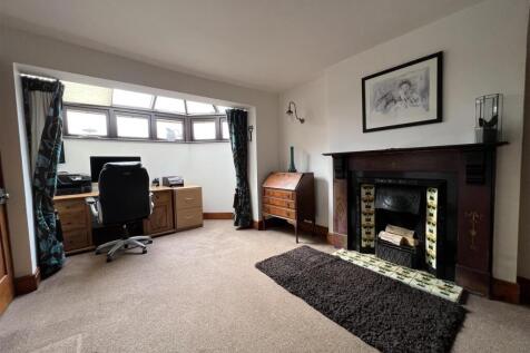DINING ROOM/STUDY