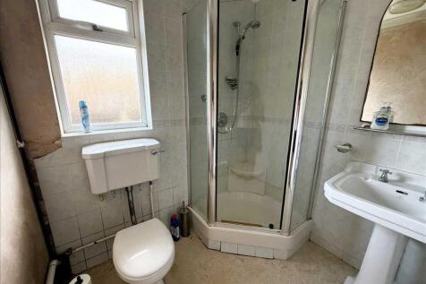 Family Shower Room