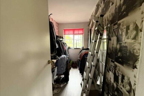Nursery / Dressing