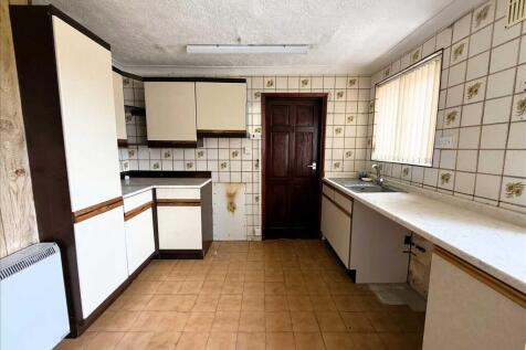Kitchen / Dining