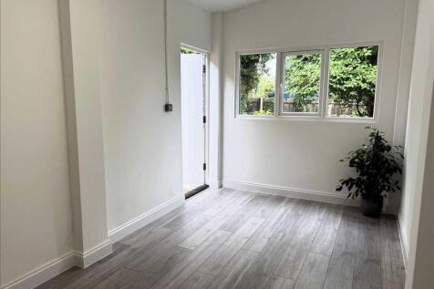 Garage/Annex