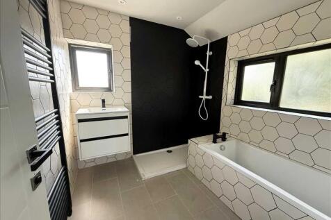 Family Bath/Shower