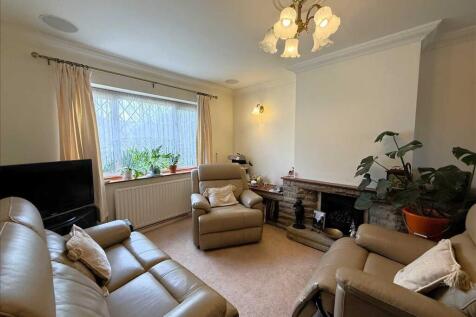 Lounge / Dining Area