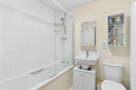 46 Windrush Drive, HP13 7TR-8.jpg