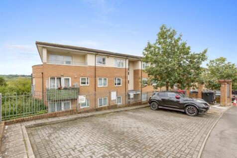 46 Windrush Drive, HP13 7TR-11.jpg