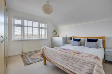 20 West Drive, HP13 6JT-3.jpg