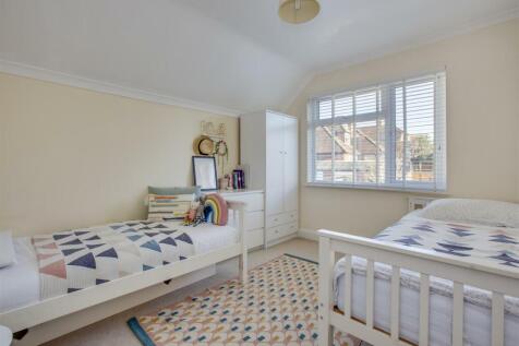 20 West Drive, HP13 6JT-1.jpg