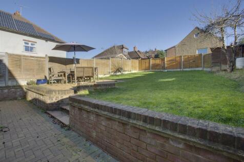 20 West Drive, HP13 6JT-12.jpg