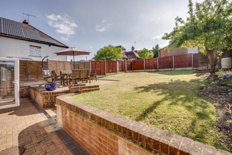 20 West Drive, HP13 6JT-1.jpg