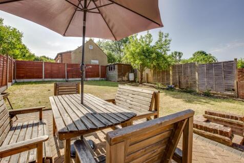 20 West Drive, HP13 6JT-2.jpg