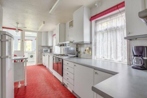 130 Cressex Road, HP12 4TZ-11.jpg
