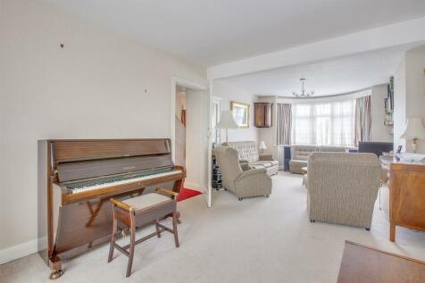 130 Cressex Road, HP12 4TZ-7.jpg