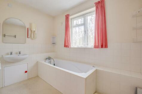 130 Cressex Road, HP12 4TZ-6.jpg