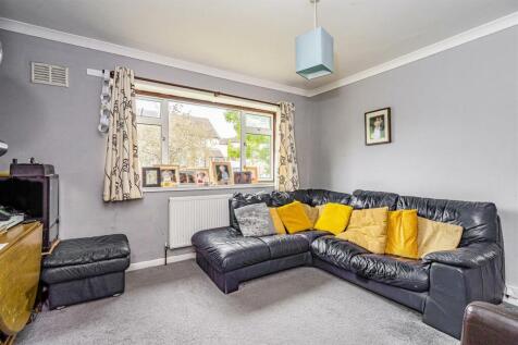 28 Highwood Crescent-02.jpg