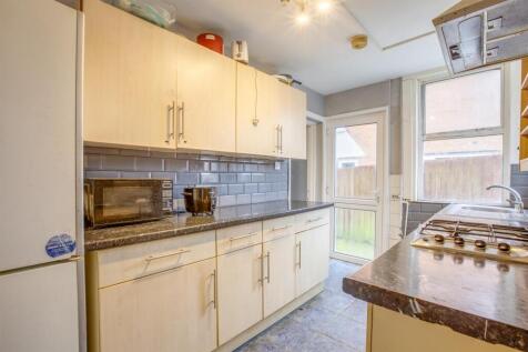 133 Desborough Avenue, HP11 2SG-9.jpg