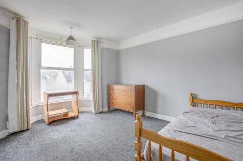 133 Desborough Avenue, HP11 2SG-3.jpg