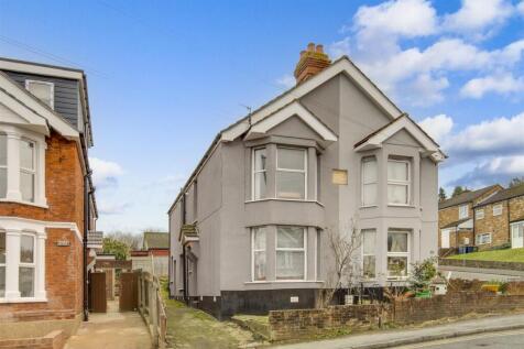 133 Desborough Avenue, HP11 2SG-12.jpg