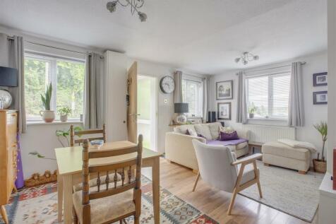 35 Bookerhill Road, HP12 4EY-8.jpg