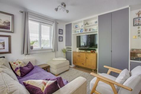 35 Bookerhill Road, HP12 4EY-10.jpg
