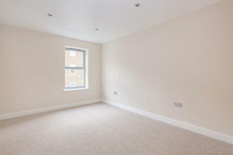 16 Bankside, Corporation Street, HP13 6TA-2.jpg