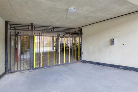 16 Bankside, Corporation Street, HP13 6TA-13.jpg