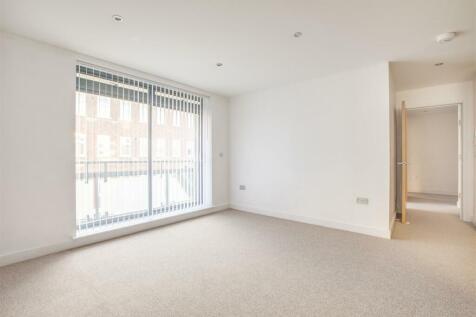 16 Bankside, Corporation Street, HP13 6TA-4.jpg