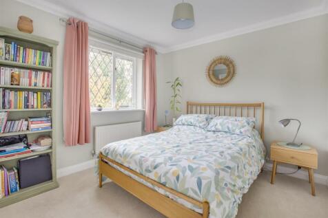 16 Foxhill Close, HP13 5BL-8.jpg
