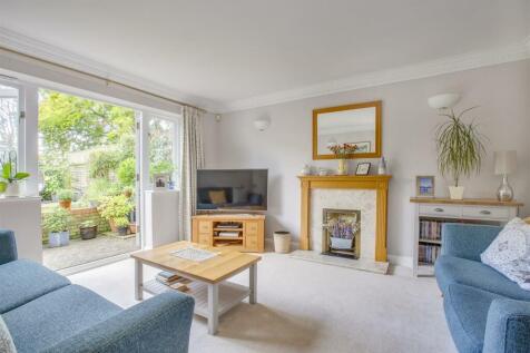 16 Foxhill Close, HP13 5BL-10.jpg