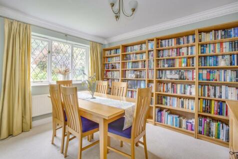 16 Foxhill Close, HP13 5BL-13.jpg