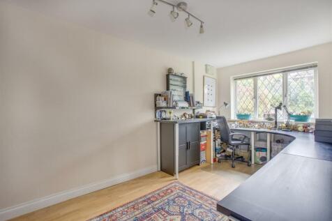 16 Foxhill Close, HP13 5BL-14.jpg